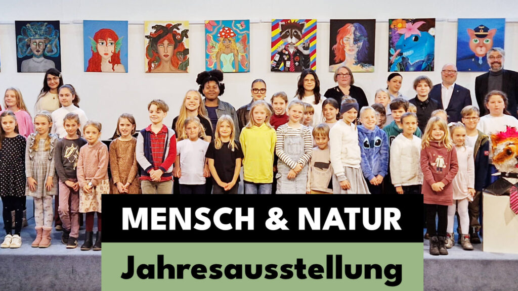 Gruppenfoto der Ausstellungseröffnung